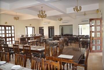 CLARKSINN SUITES RANTHAMBORE|SAWAI MADHOPUR Hotel, Room, Amenities ...