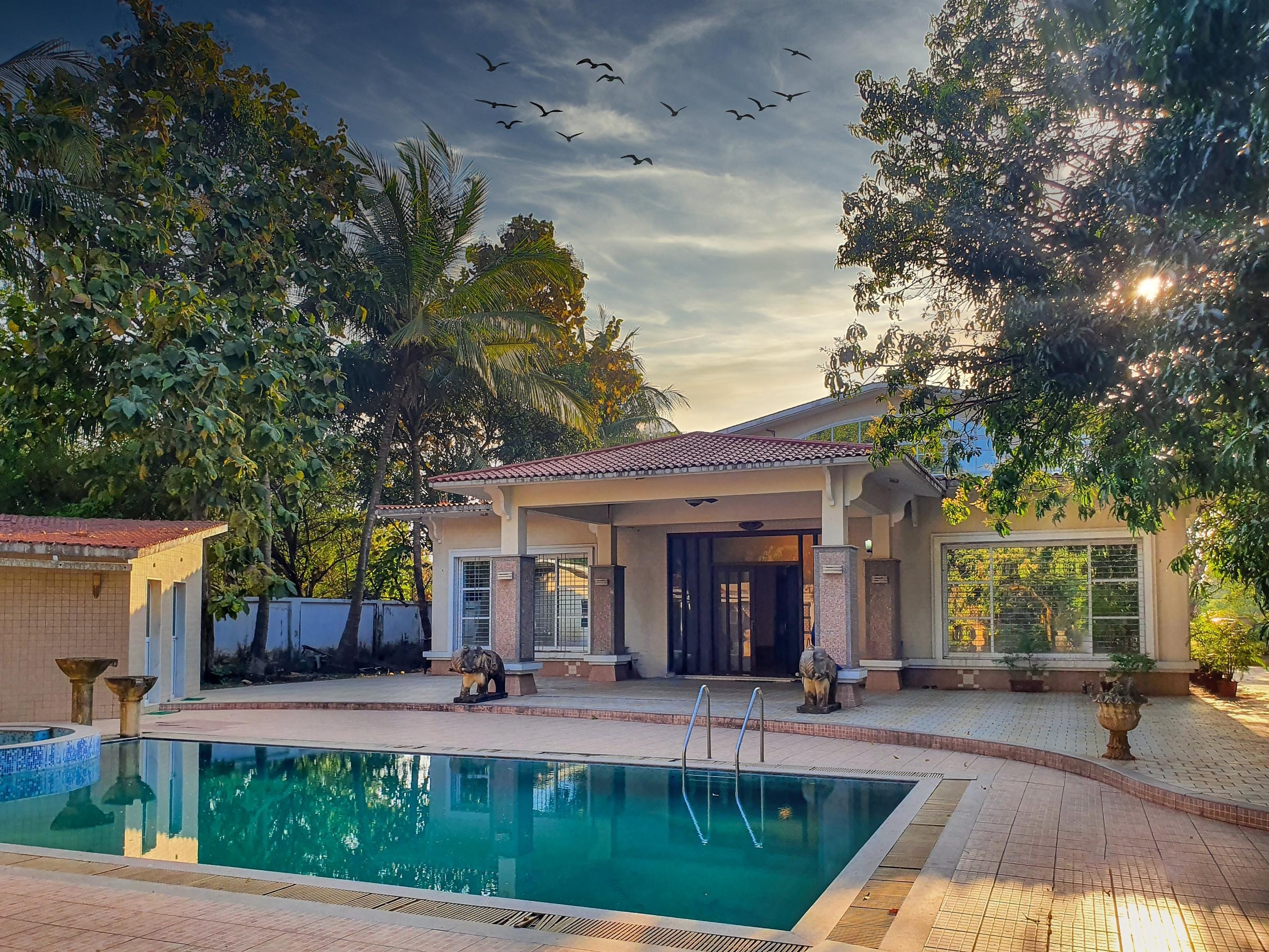 Resorts in Gurugram! Use cozycozy!, image size:2822x2117