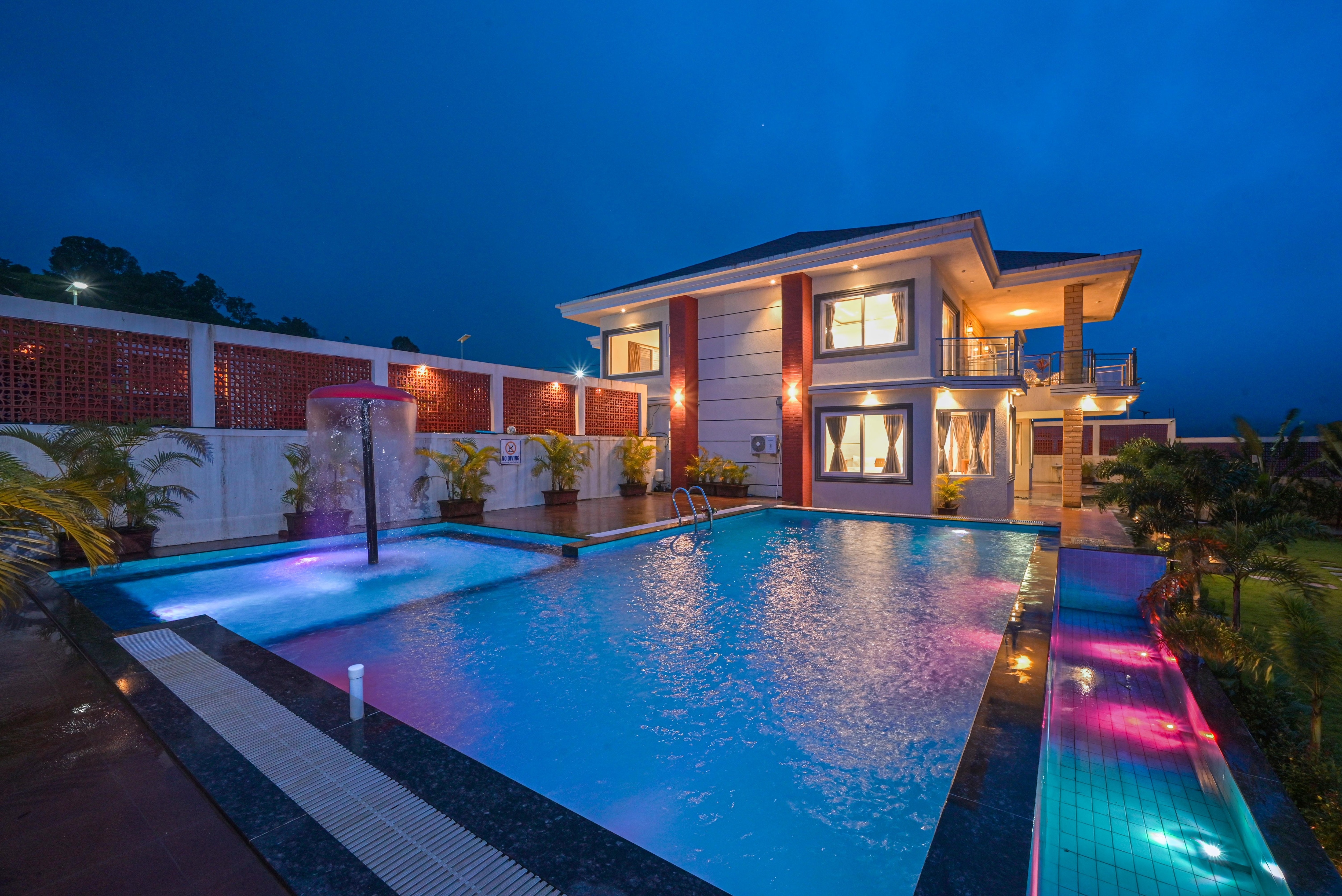 LAKE VISTA MANOR 4BHK VILLA WITH INFINITY POOL|NASHIK Hotel, Room ...